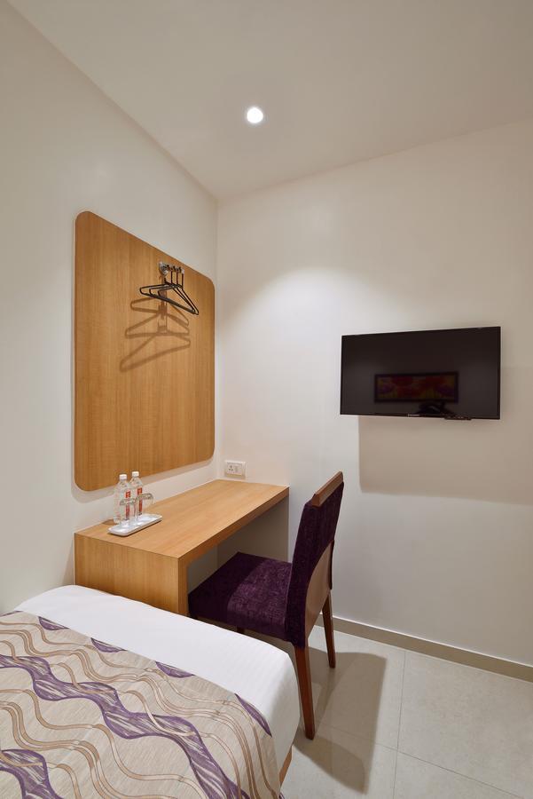 Hotel Leafio-Near Airport Mumbai Ngoại thất bức ảnh