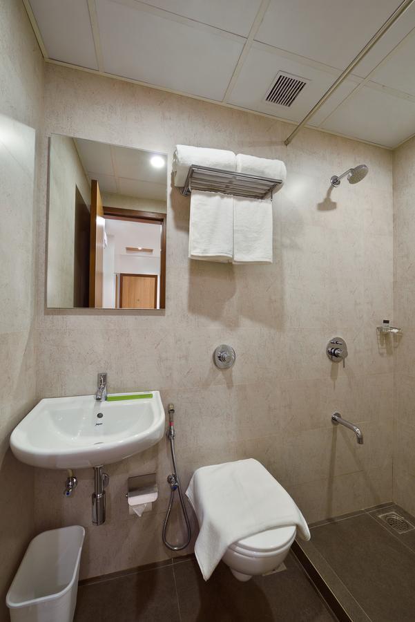Hotel Leafio-Near Airport Mumbai Ngoại thất bức ảnh