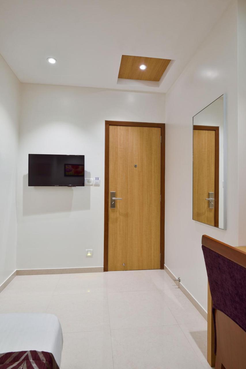 Hotel Leafio-Near Airport Mumbai Ngoại thất bức ảnh